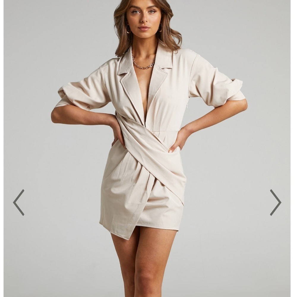 NWT NAOMI SHIRT DRESS WITH WRAP DETAIL IN STONE Size 4 Retail $70